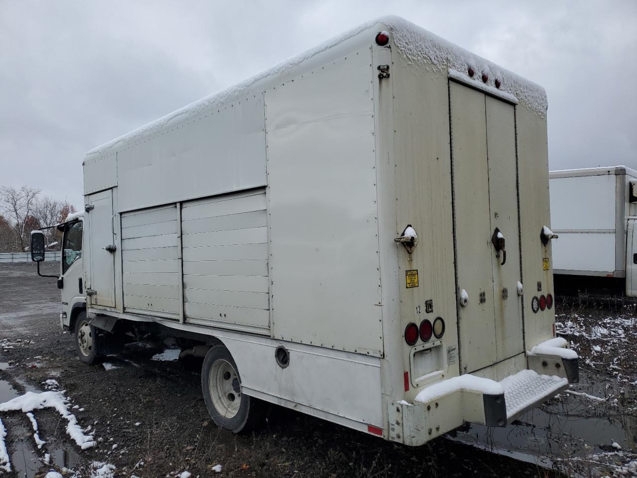 2024 Isuzu Npr Hd - Refrigerator Delivery Truck *** Prior Fleet * Driveshaft Is Disconnected *** - Фото 2
