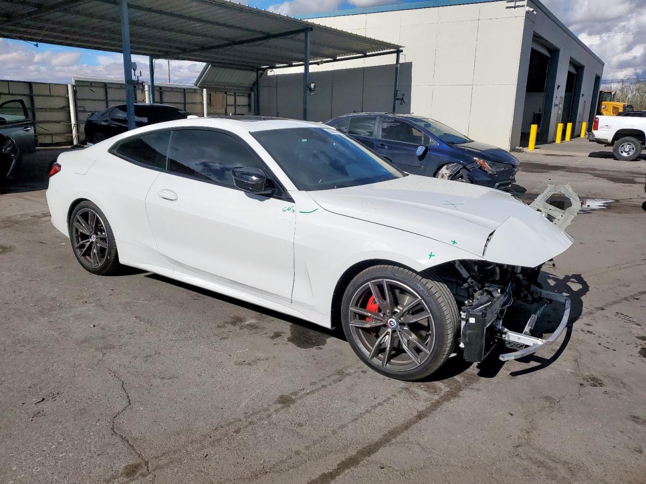 2023 BMW Motorrad M440I - Фото 4