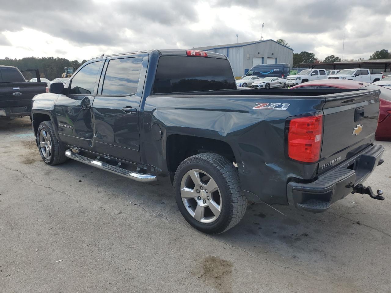 2017 Chevrolet Silverado K1500 Lt - Image 2