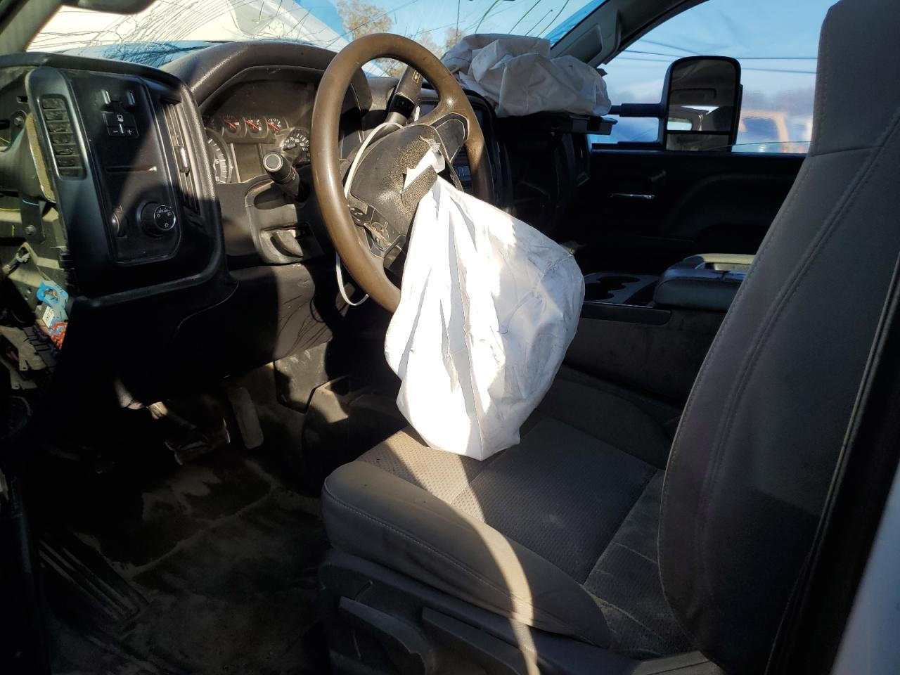 2015 Chevrolet Silverado K2500 Heavy Duty - Image 7