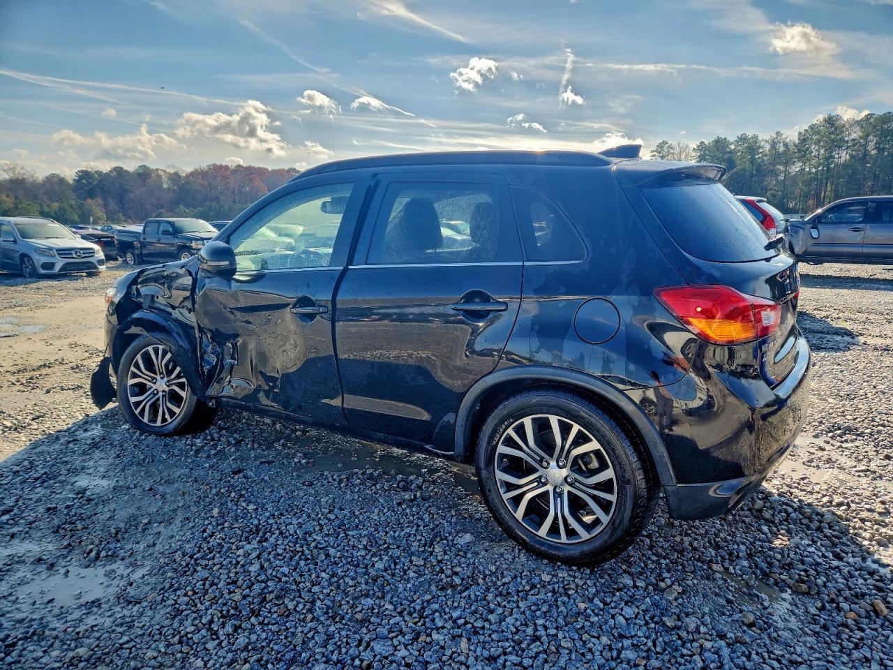 2017 Mitsubishi Outlander Sport Sel - Image 2