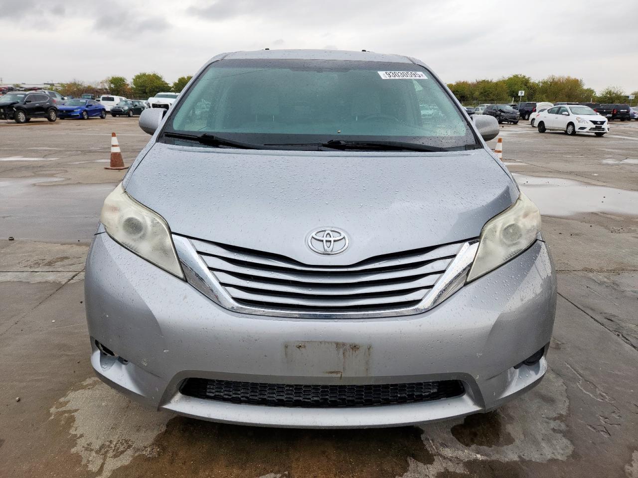 2015 Toyota Sienna Le - Фото 5