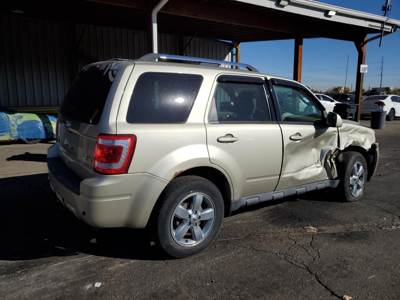 2011 Ford Escape Limited - Image 3