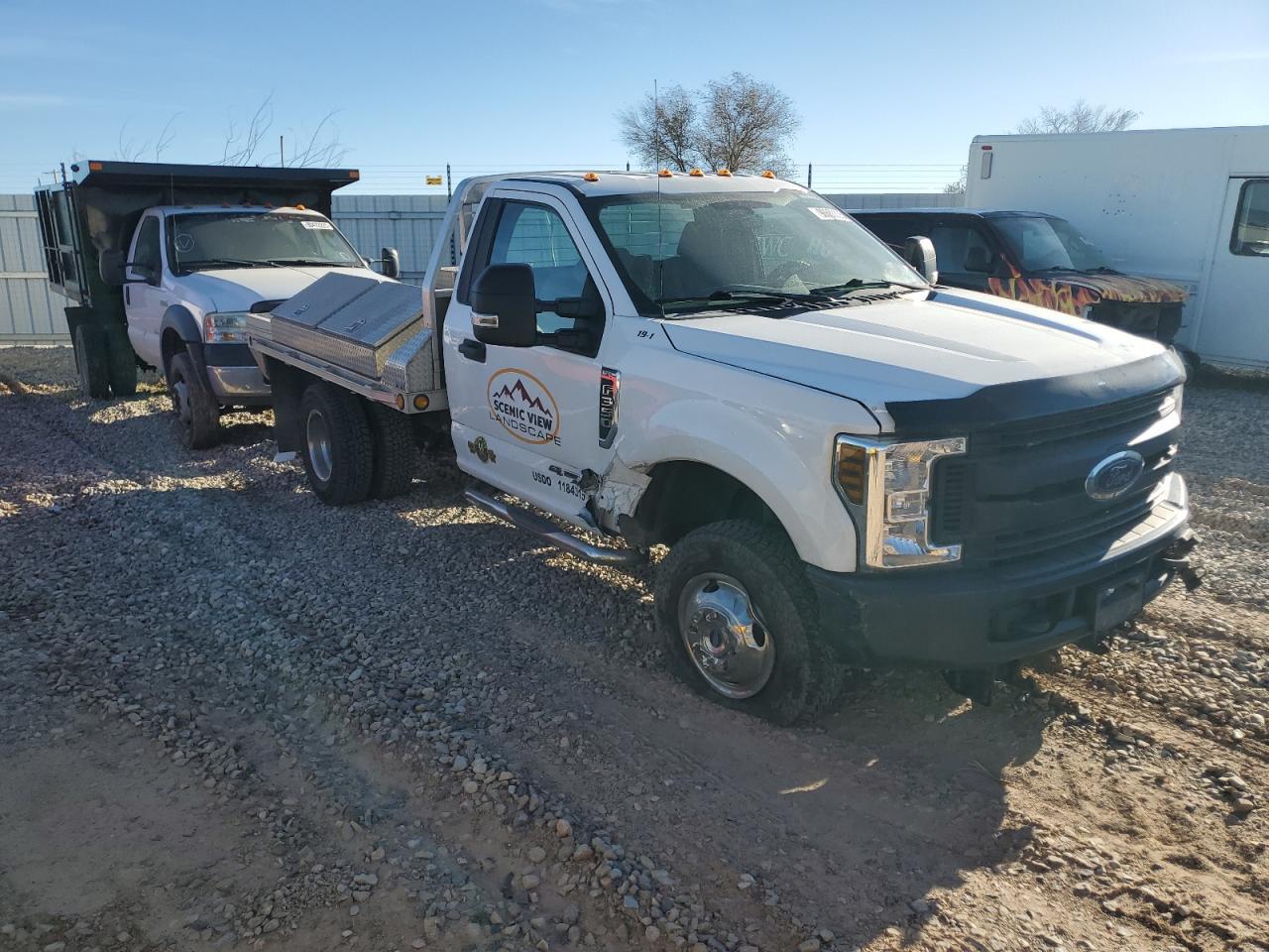 2019 Ford F350 Super Duty Utility / Service Truck - Image 4