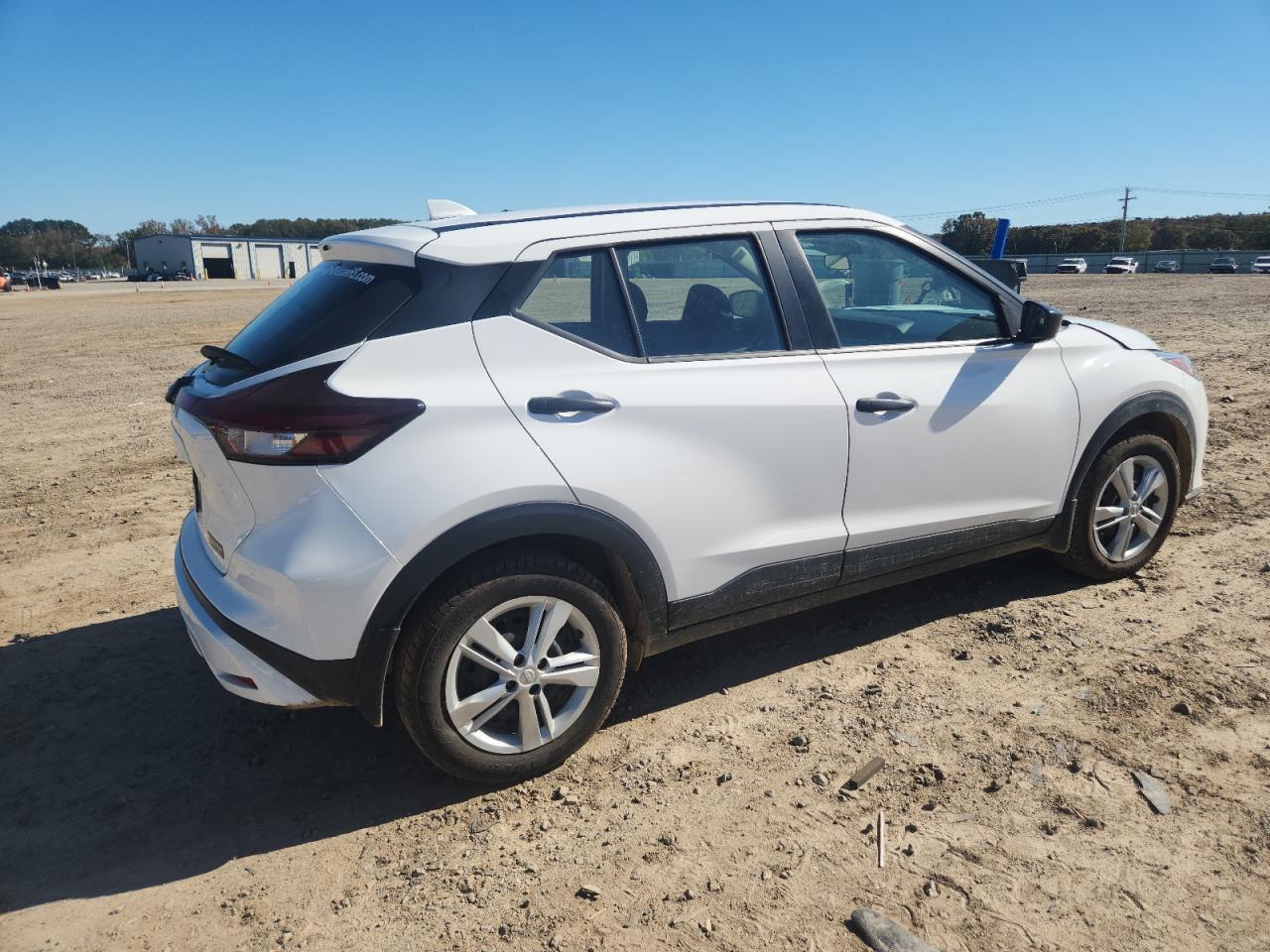 2023 Nissan Kicks S - Image 3