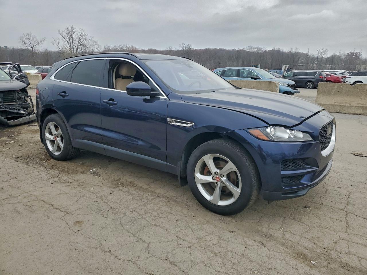 2019 Jaguar F-Pace Premium - Image 4