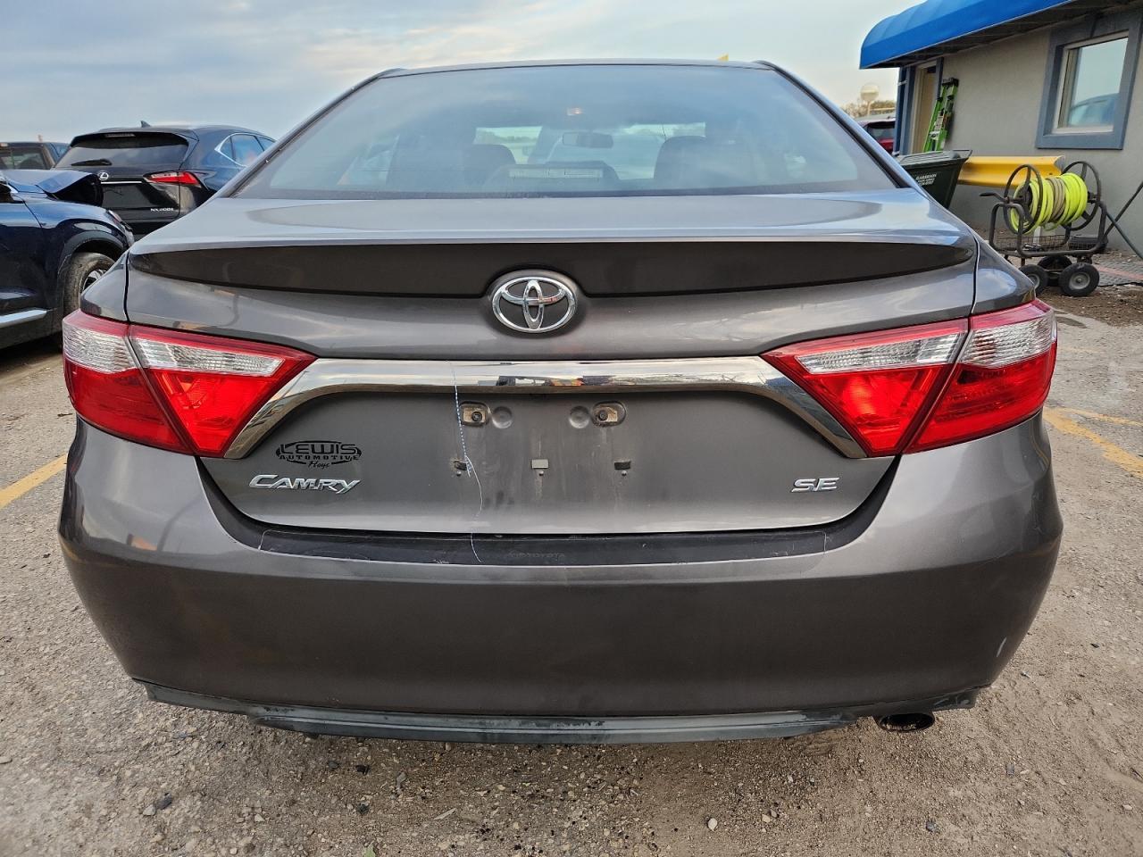 2016 Toyota Camry Se - Фото 6