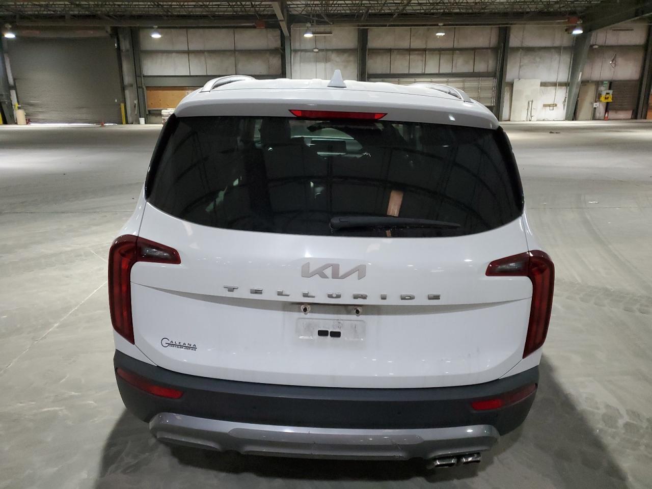 2022 Kia Telluride S - Image 6