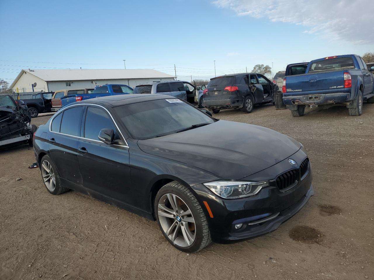 2017 BMW 330 Xi - Image 4