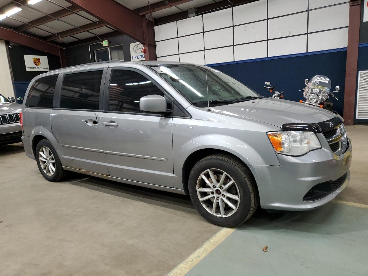 2016 Dodge Grand Caravan Sxt - Фото 4