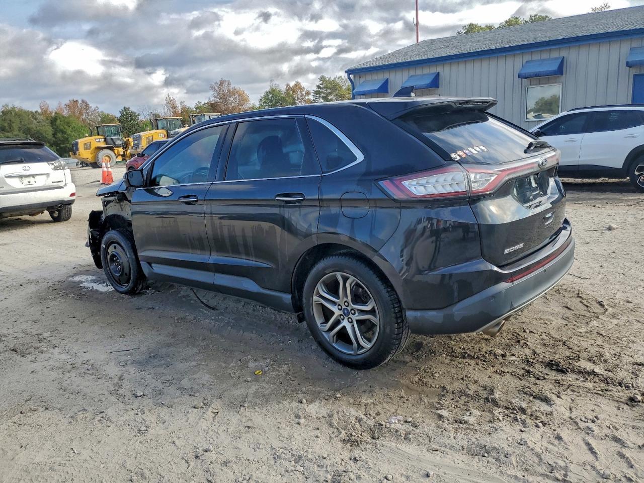 2015 Ford Edge Titanium - Image 2