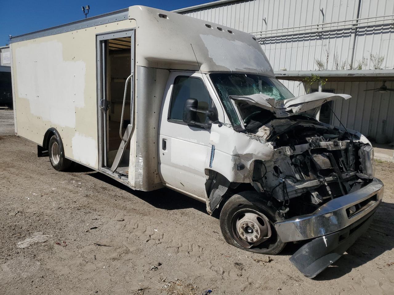 2021 Ford E350 Delivery Truck - Image 4