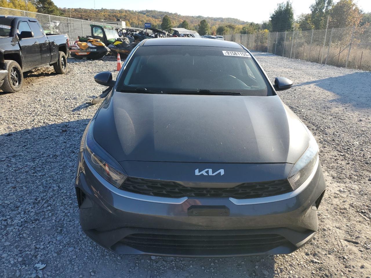 2022 Kia Forte Fe - Image 5