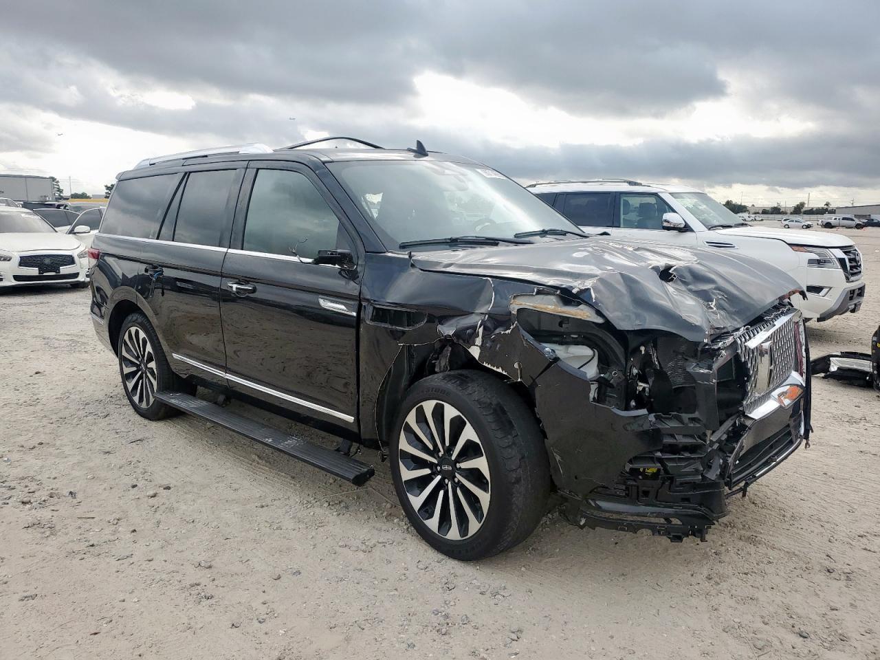 2024 Lincoln Navigator Reserve - Image 5