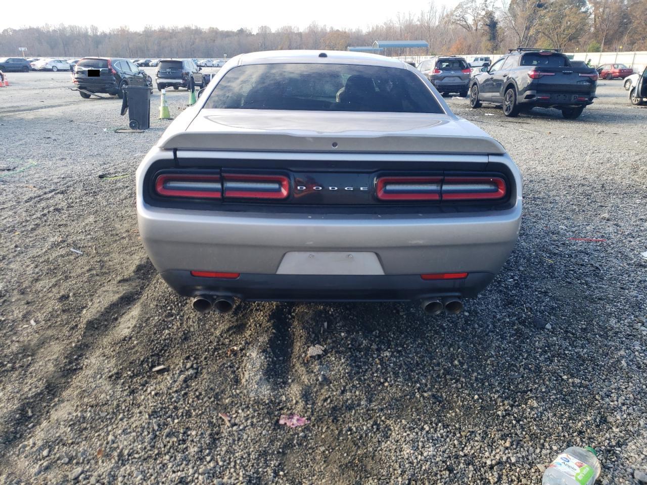 2018 Dodge Challenger Sxt - Image 6