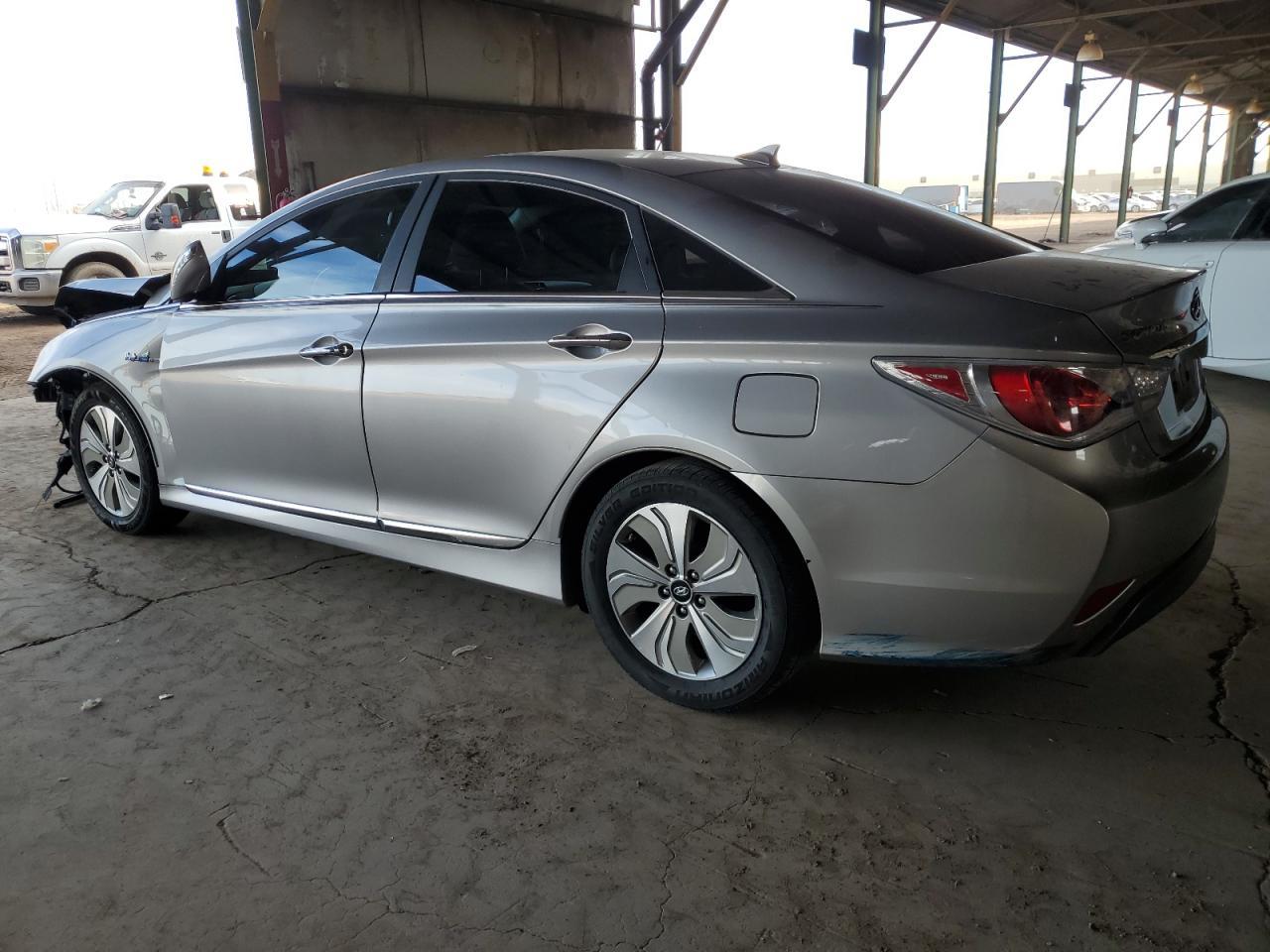 2013 Hyundai Sonata Hybrid - Image 2