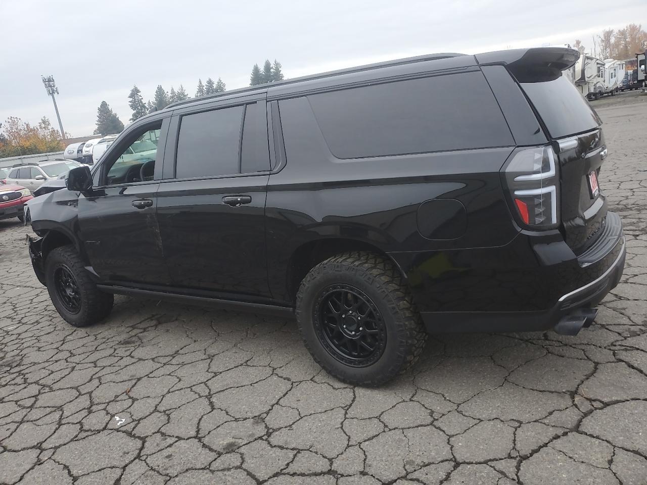 2023 GMC Yukon Xl K1500 At4 - Фото 2