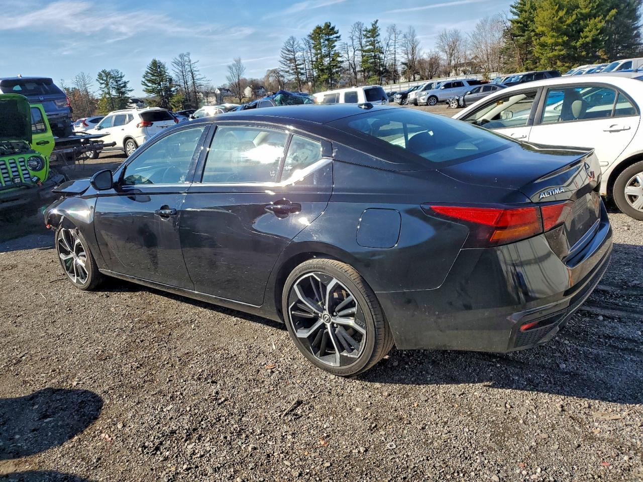 2024 Nissan Altima Sr - Фото 2