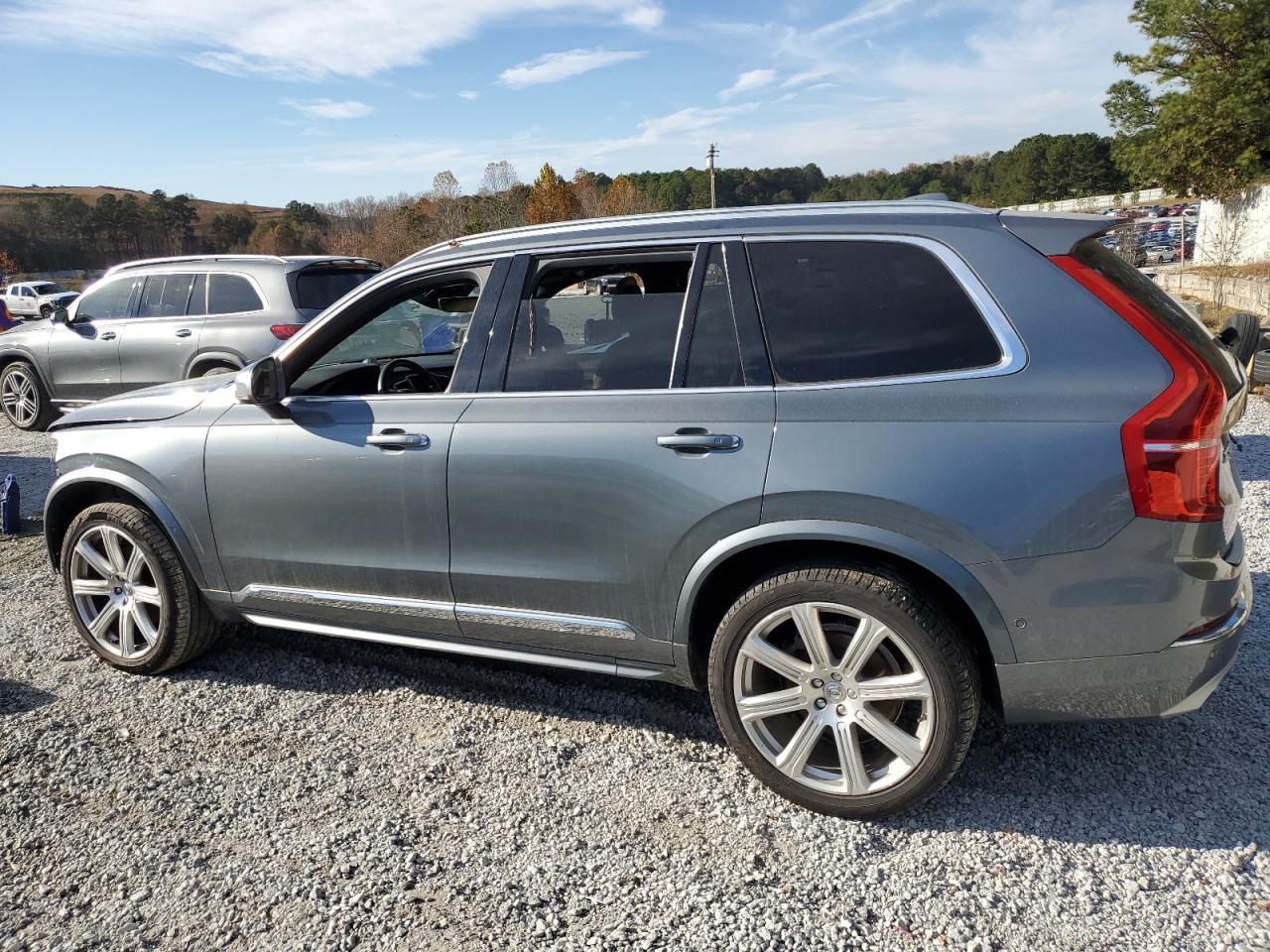 2017 Volvo Xc90 T6 - Image 2