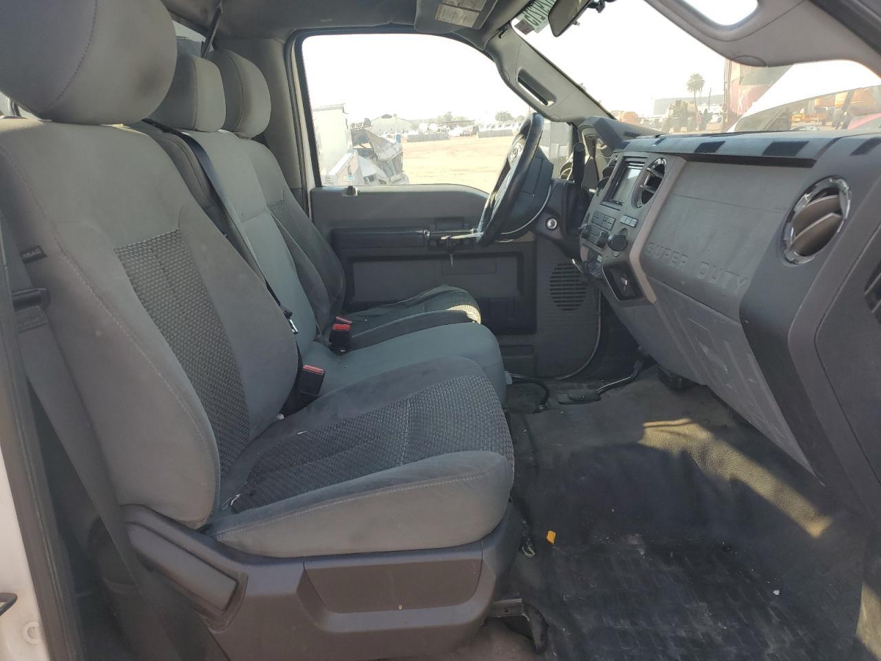 2016 Ford F550 Super Duty - Image 5