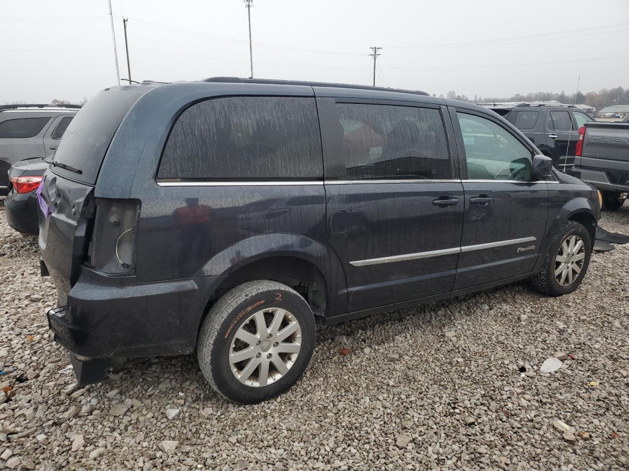 2014 Chrysler Town & Country Touring - Image 3