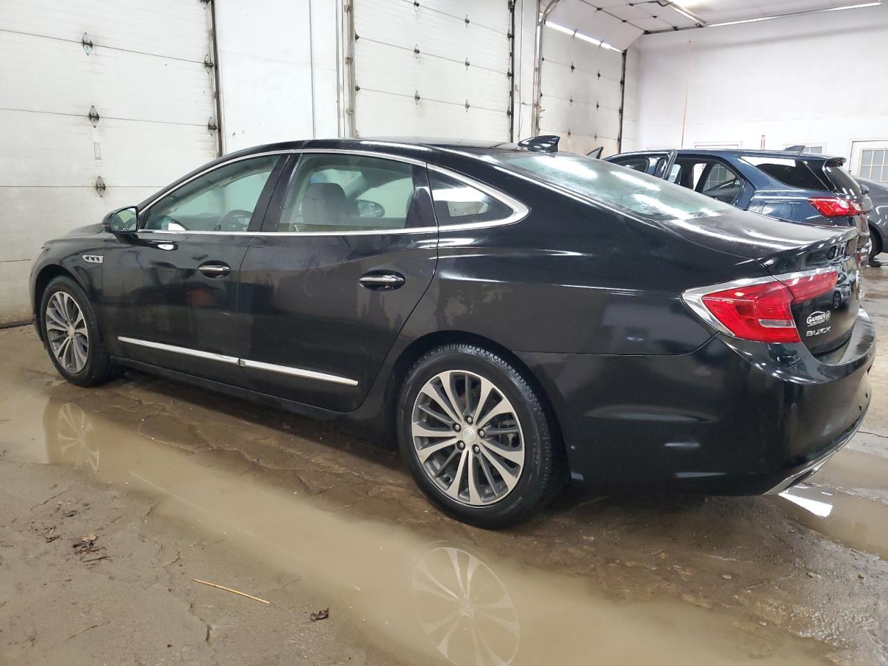 2017 Buick Lacrosse Essence - Image 2