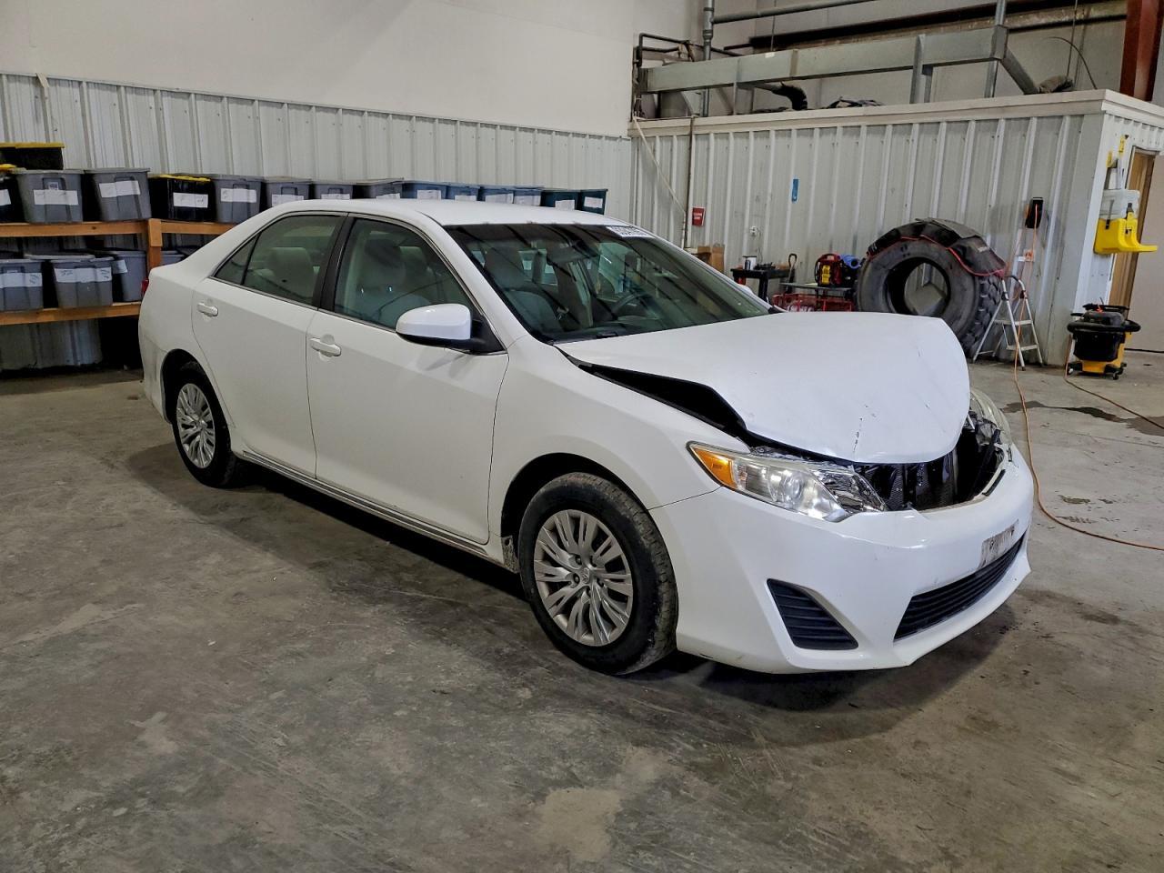 2014 Toyota Camry L - Image 4