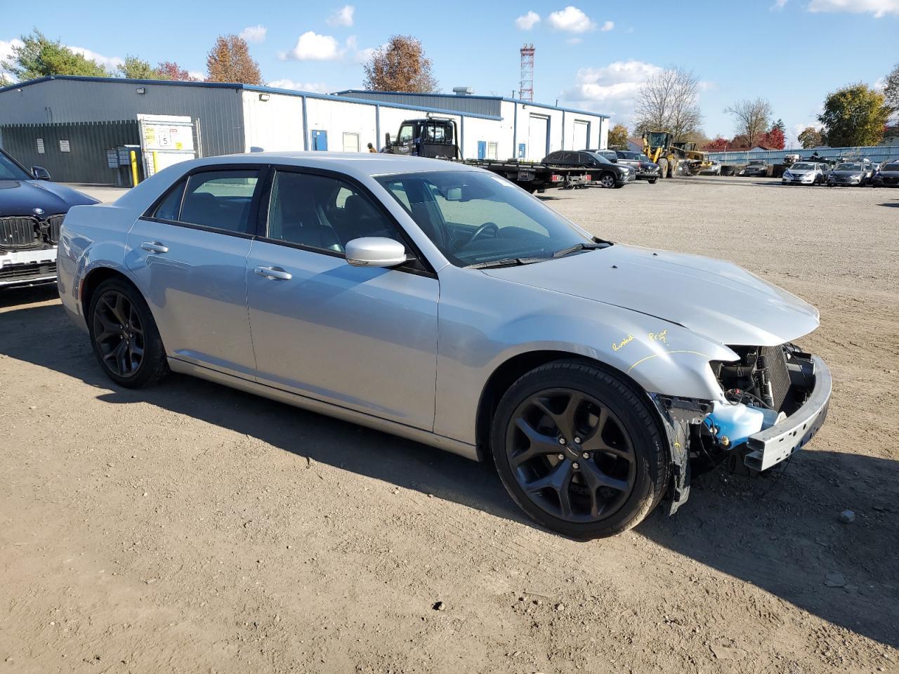 2021 Chrysler 300 S - Фото 4