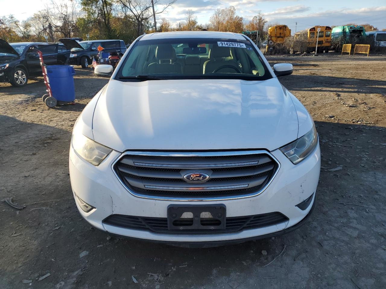 2013 Ford Taurus - Фото 5