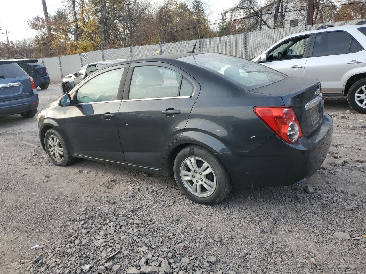 2014 Chevrolet Sonic Lt - Фото 2