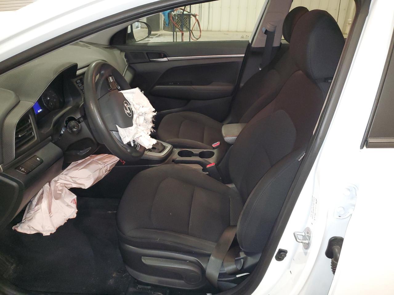 2019 Hyundai Elantra Se - Image 7