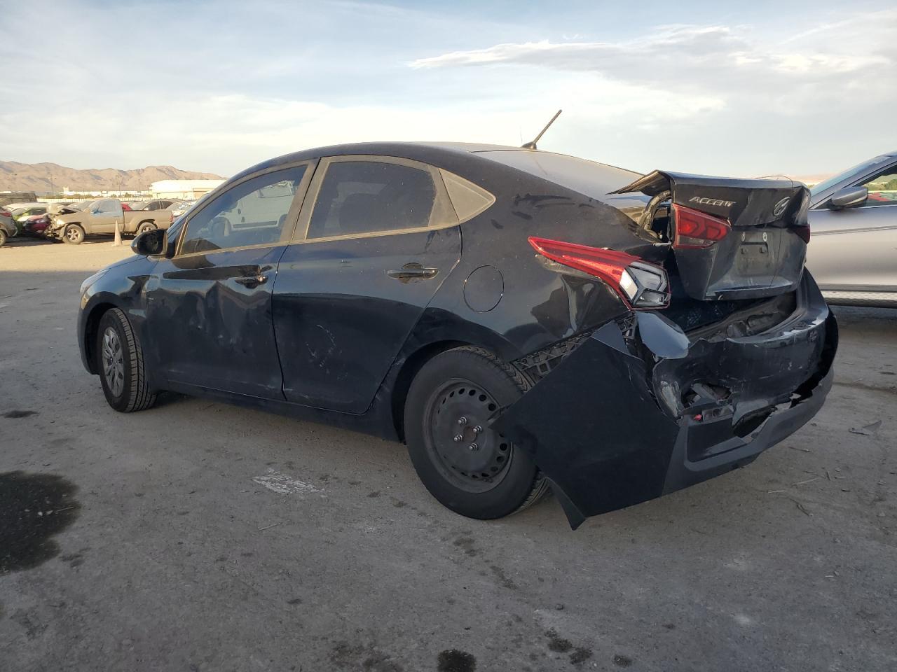 2019 Hyundai Accent Se - Фото 2