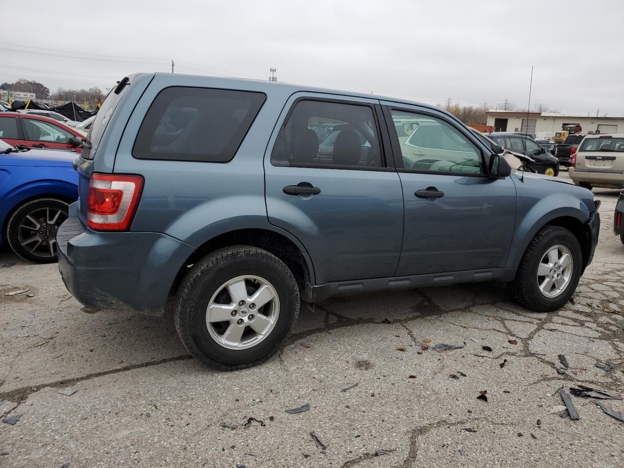 2012 Ford Escape Xls - Фото 3