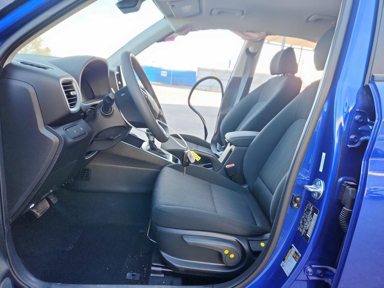 2025 Hyundai Venue Se - Image 7
