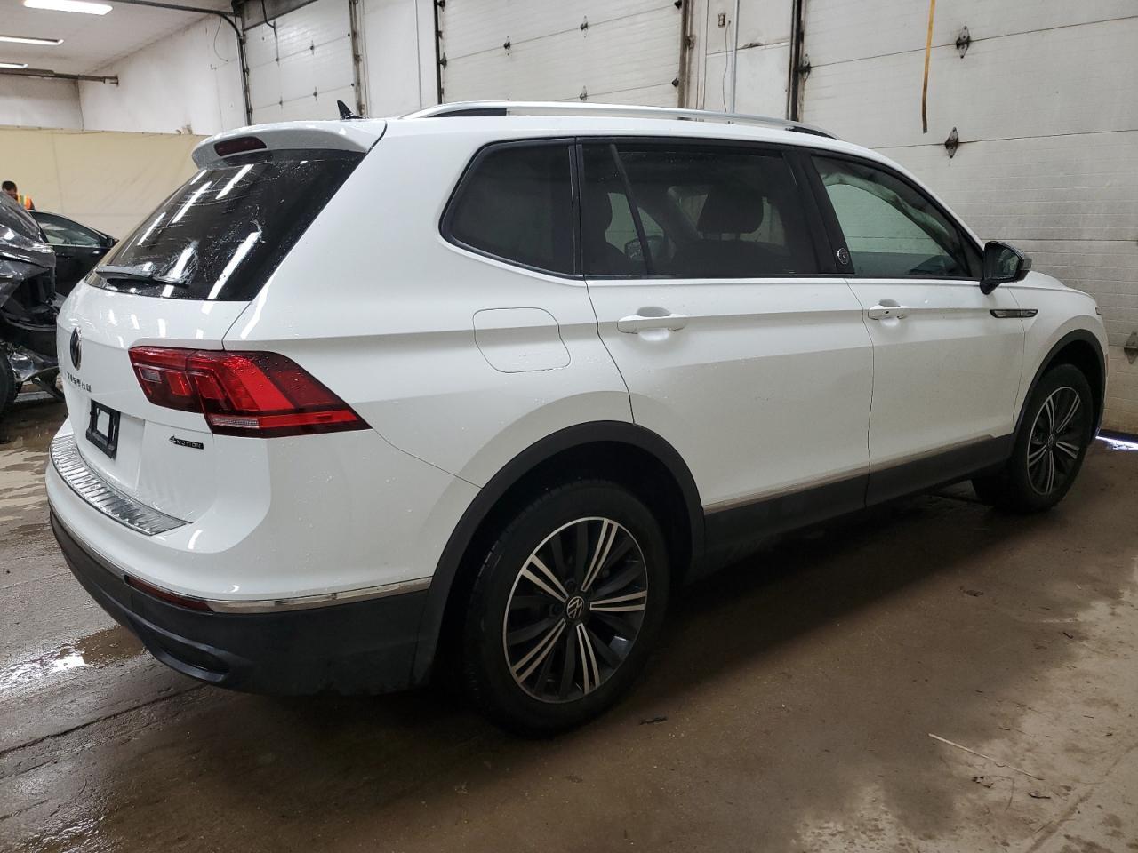 2024 Volkswagen Tiguan Wolfsburg - Image 3