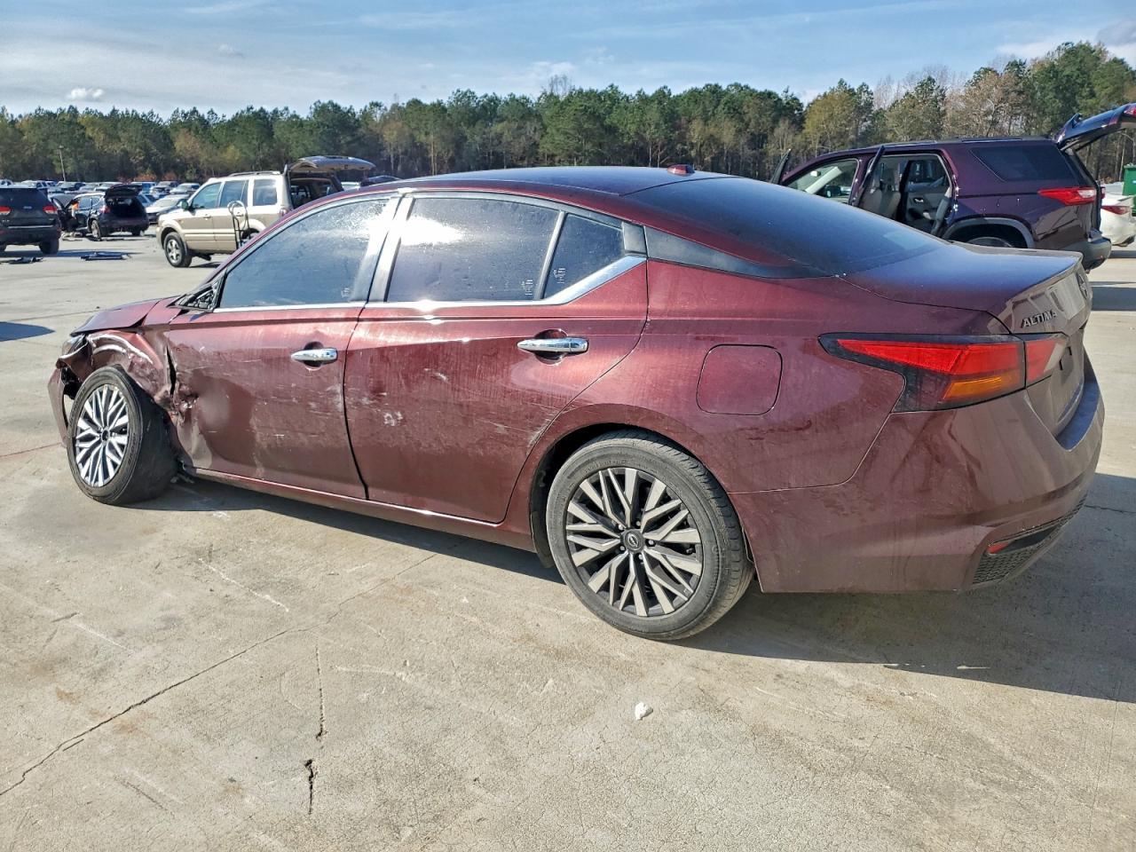 2023 Nissan Altima Sv - Image 2