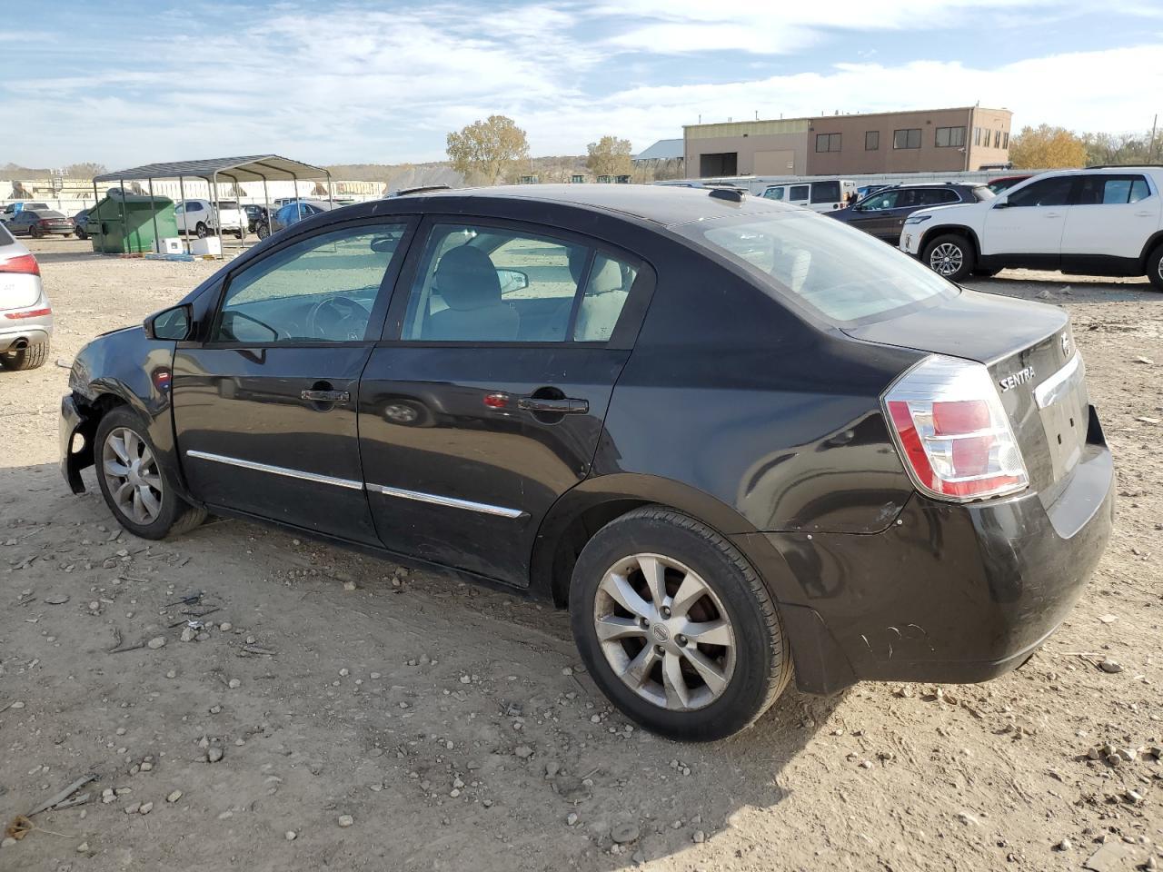 2010 Nissan Sentra 2.0 - Фото 2
