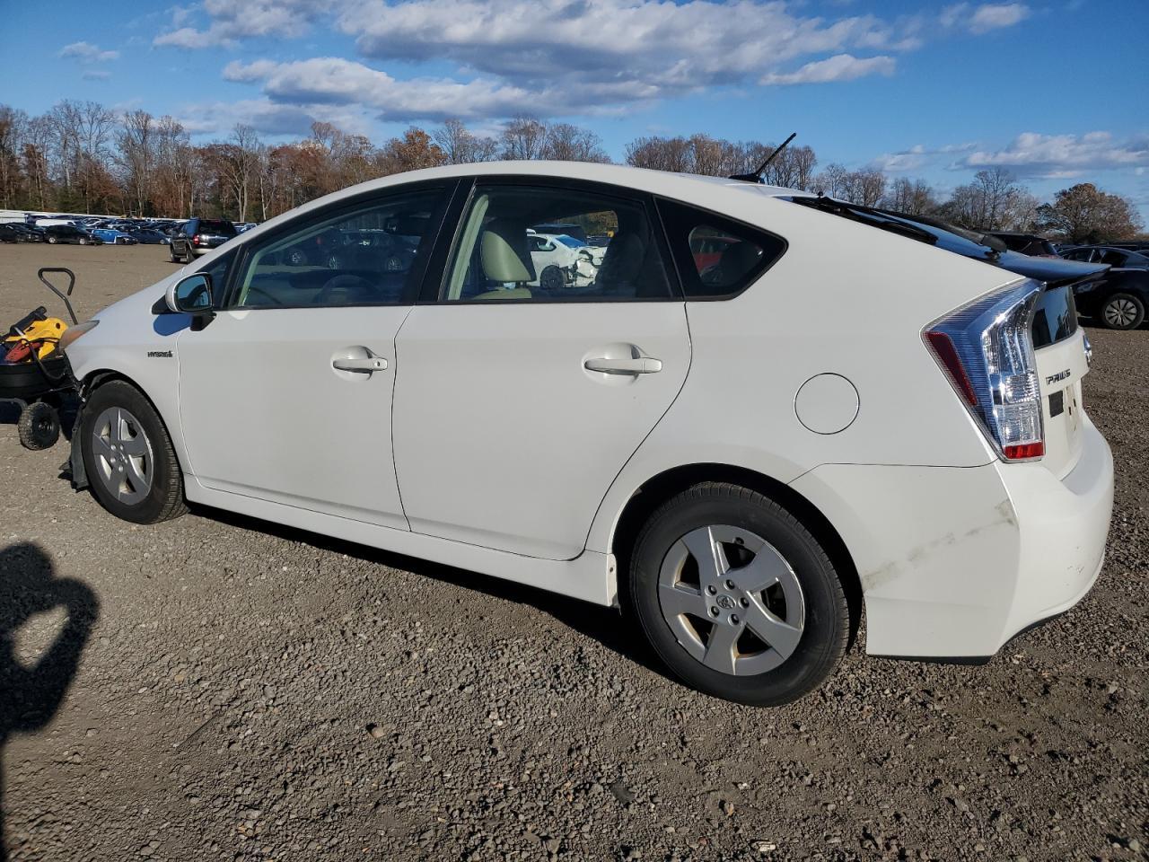 2010 Toyota Prius - Image 2