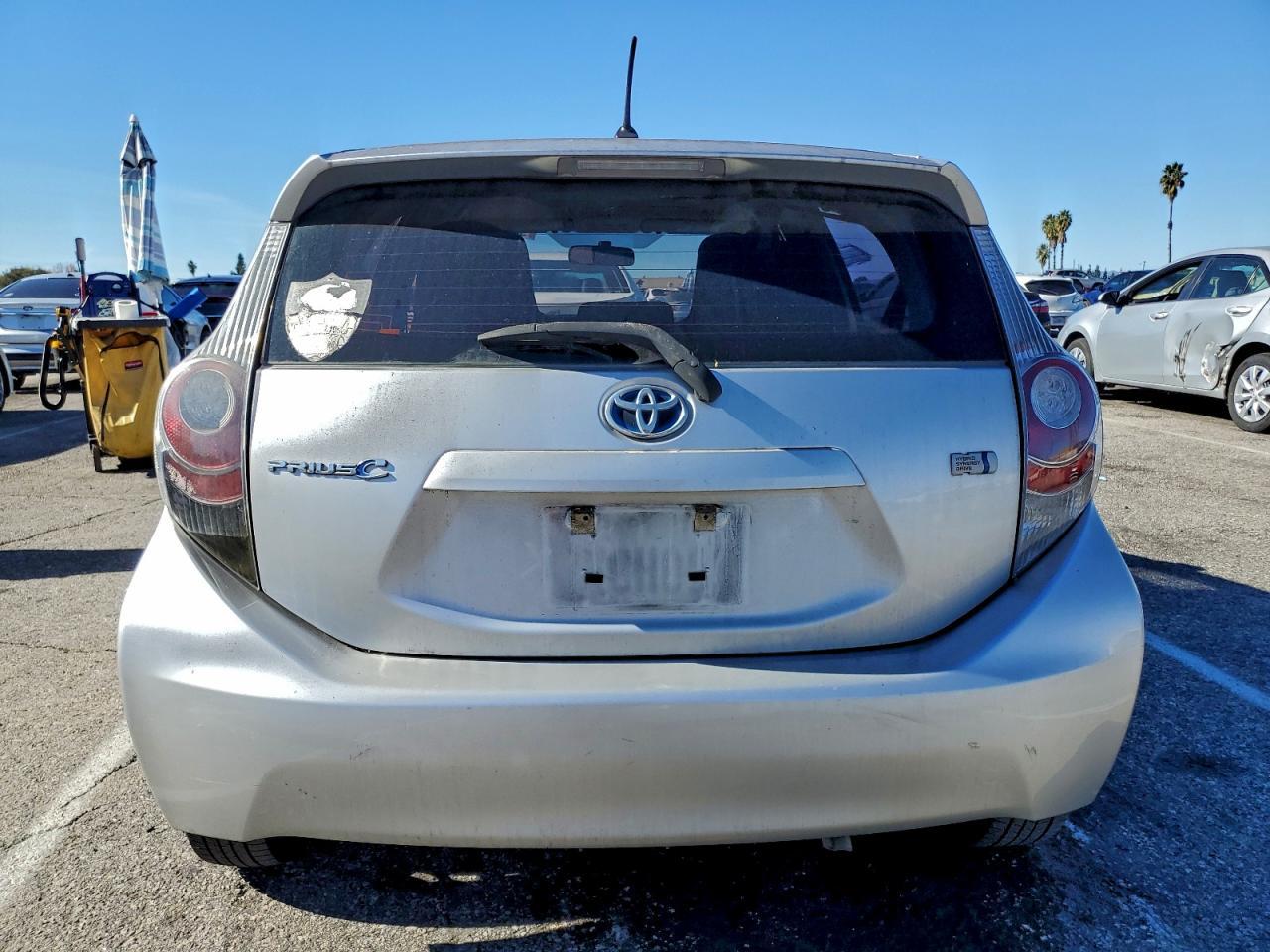 2012 Toyota Prius C One - Фото 6