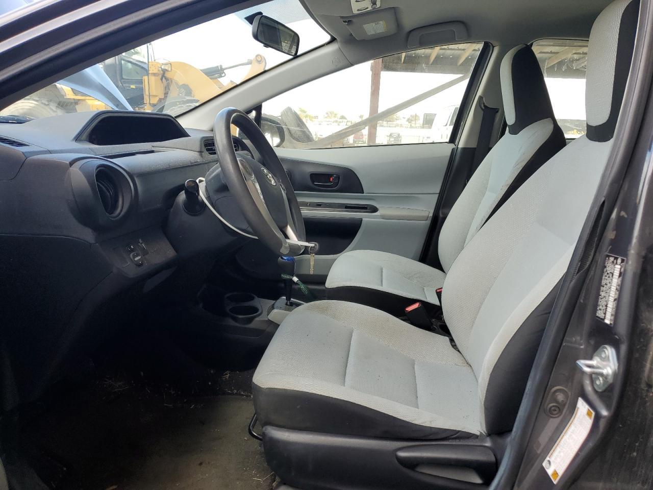 2014 Toyota Prius C - Image 7
