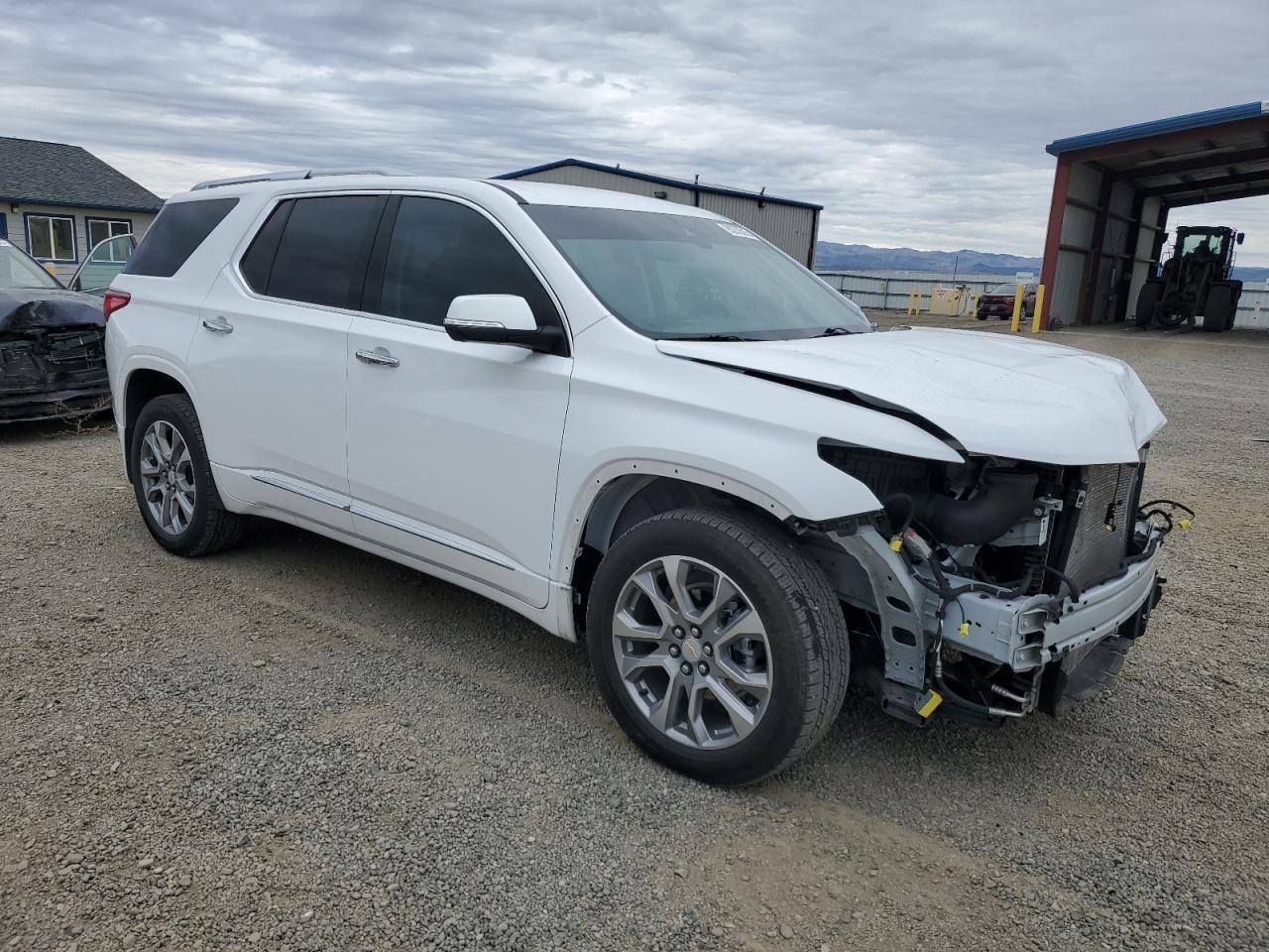 2021 Chevrolet Traverse Premier - Фото 4