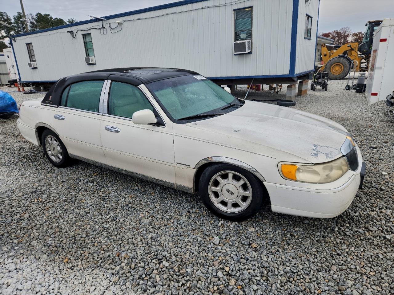 2000 Lincoln Town Car Signature - Image 4