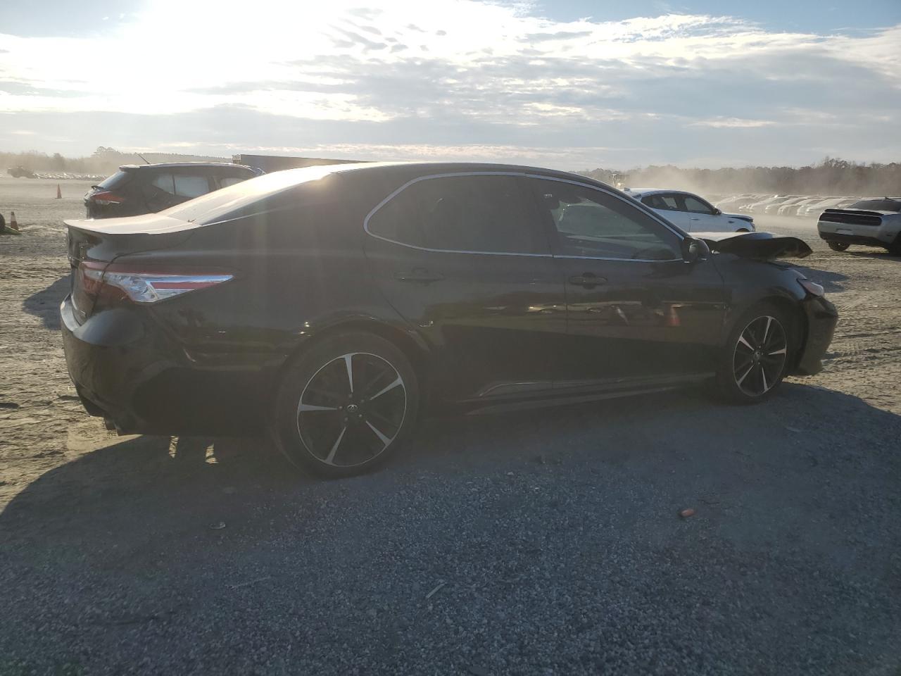 2018 Toyota Camry Xse - Фото 3