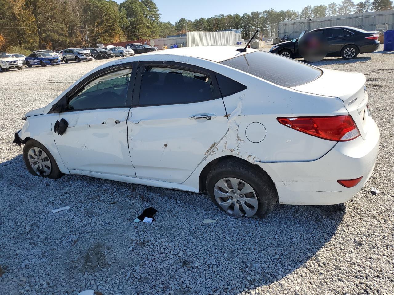 2017 Hyundai Accent Se - Фото 2