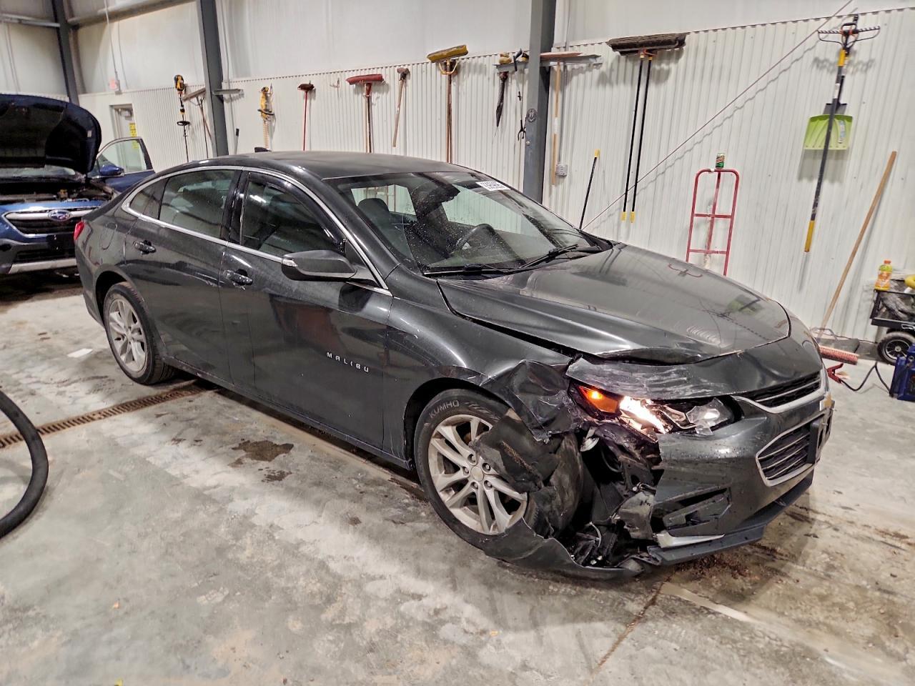 2017 Chevrolet Malibu Lt - Image 4