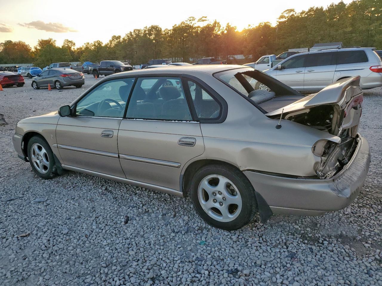 1999 Subaru Legacy L - Фото 2