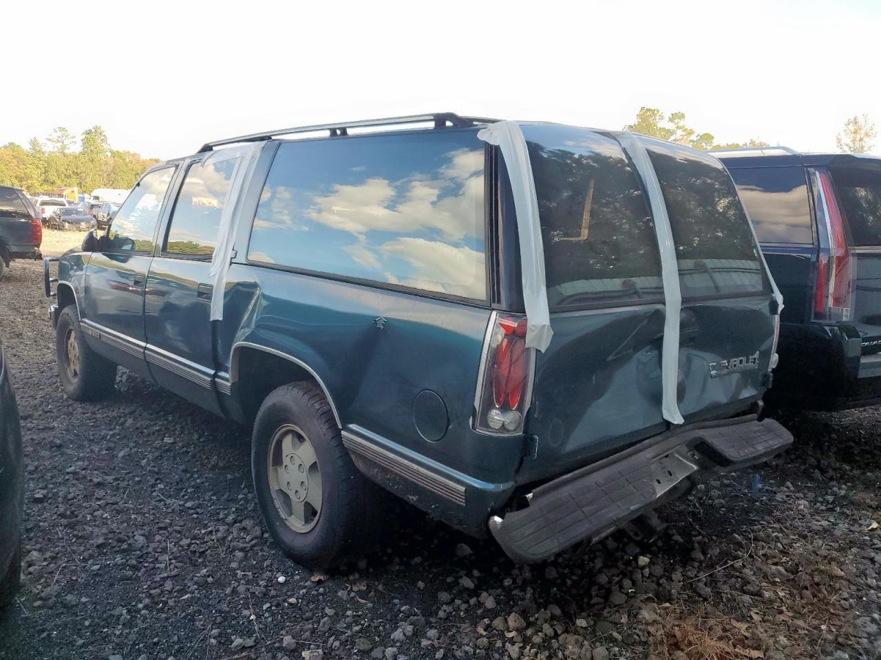 1992 Chevrolet Suburban K1500 - Image 2