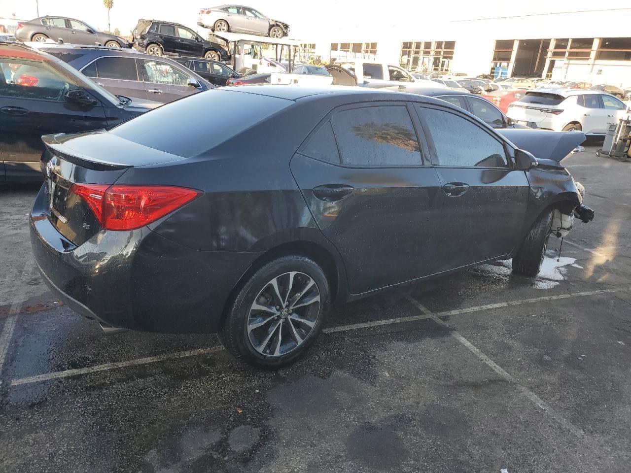 2018 Toyota Corolla Se - Фото 3