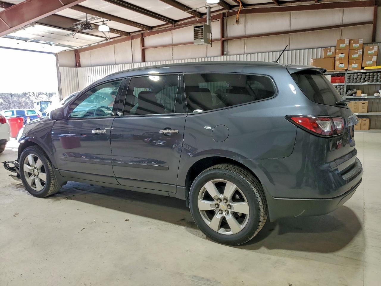 2013 Chevrolet Traverse Ls - Фото 2