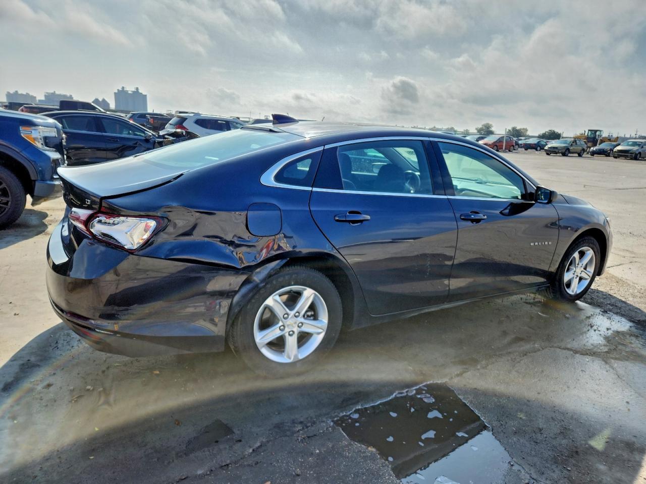 2022 Chevrolet Malibu Lt - Фото 3